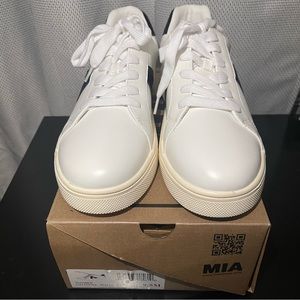 MIA, Italia Low Top Sneaker (Women)